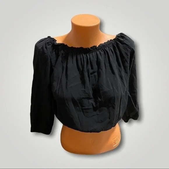 Brandy Melville Off Shoulder Black Crop Top Women's One Size 3/4 Sleeve - Picture 2 of 9